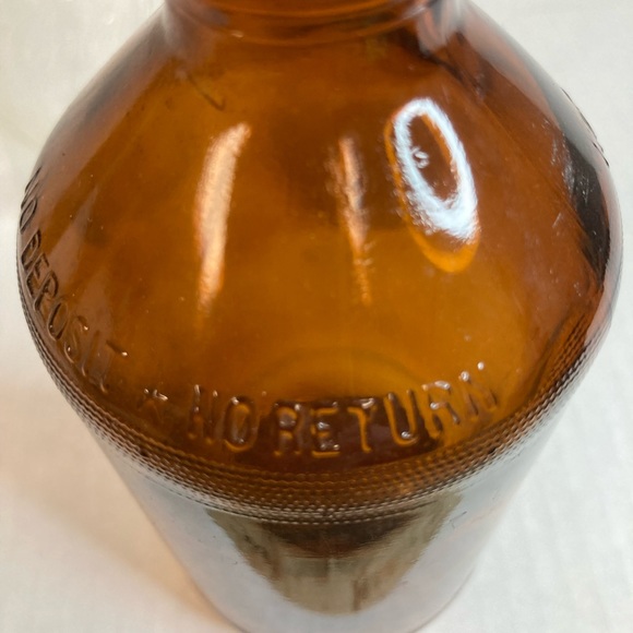 Vintage Glass Coca-Cola bottles with a beer bottle - Picture 6 of 12